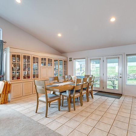 Inviting Great Falls Home With Wraparound Deck! Eksteriør bilde