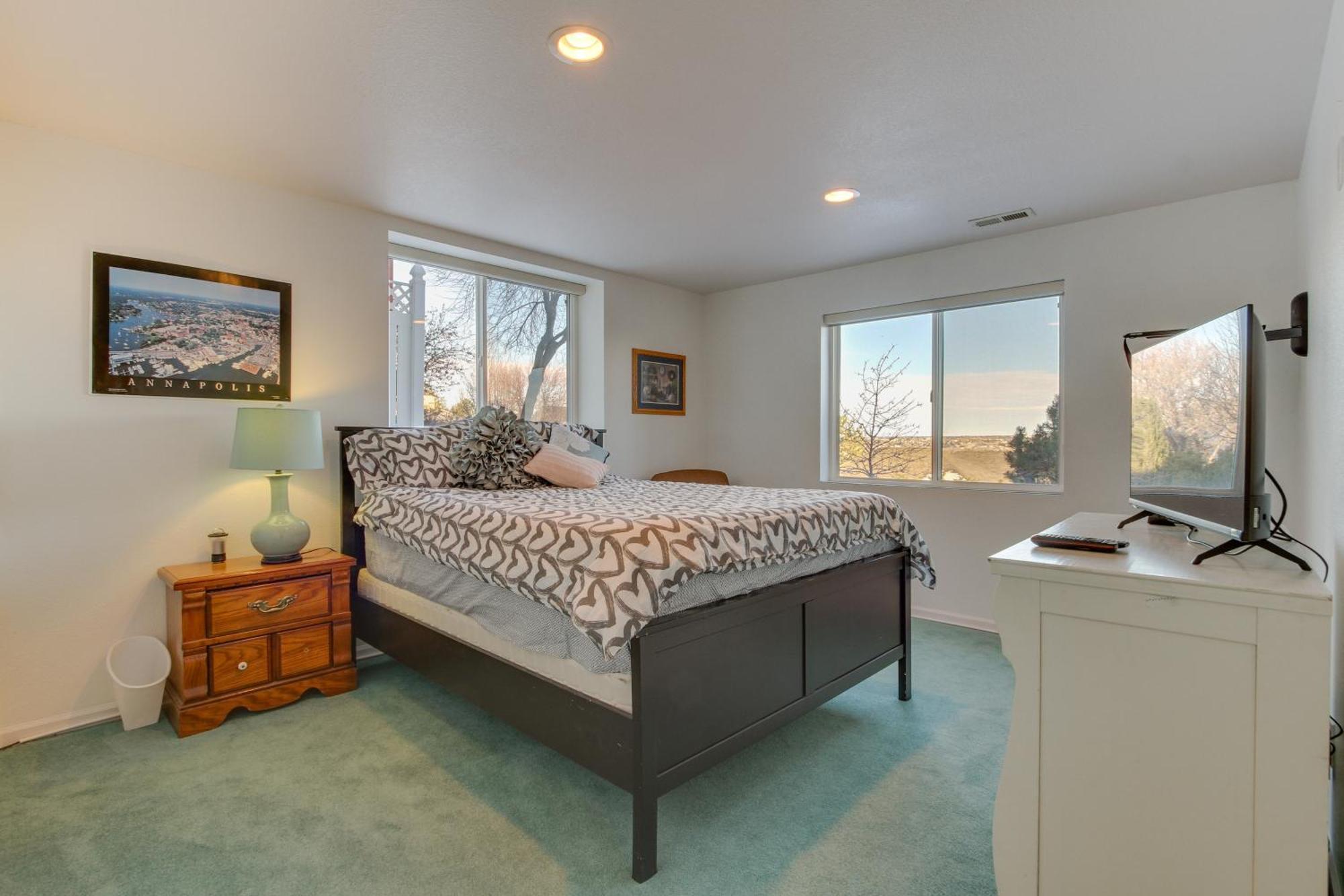 Inviting Great Falls Home With Wraparound Deck! Eksteriør bilde