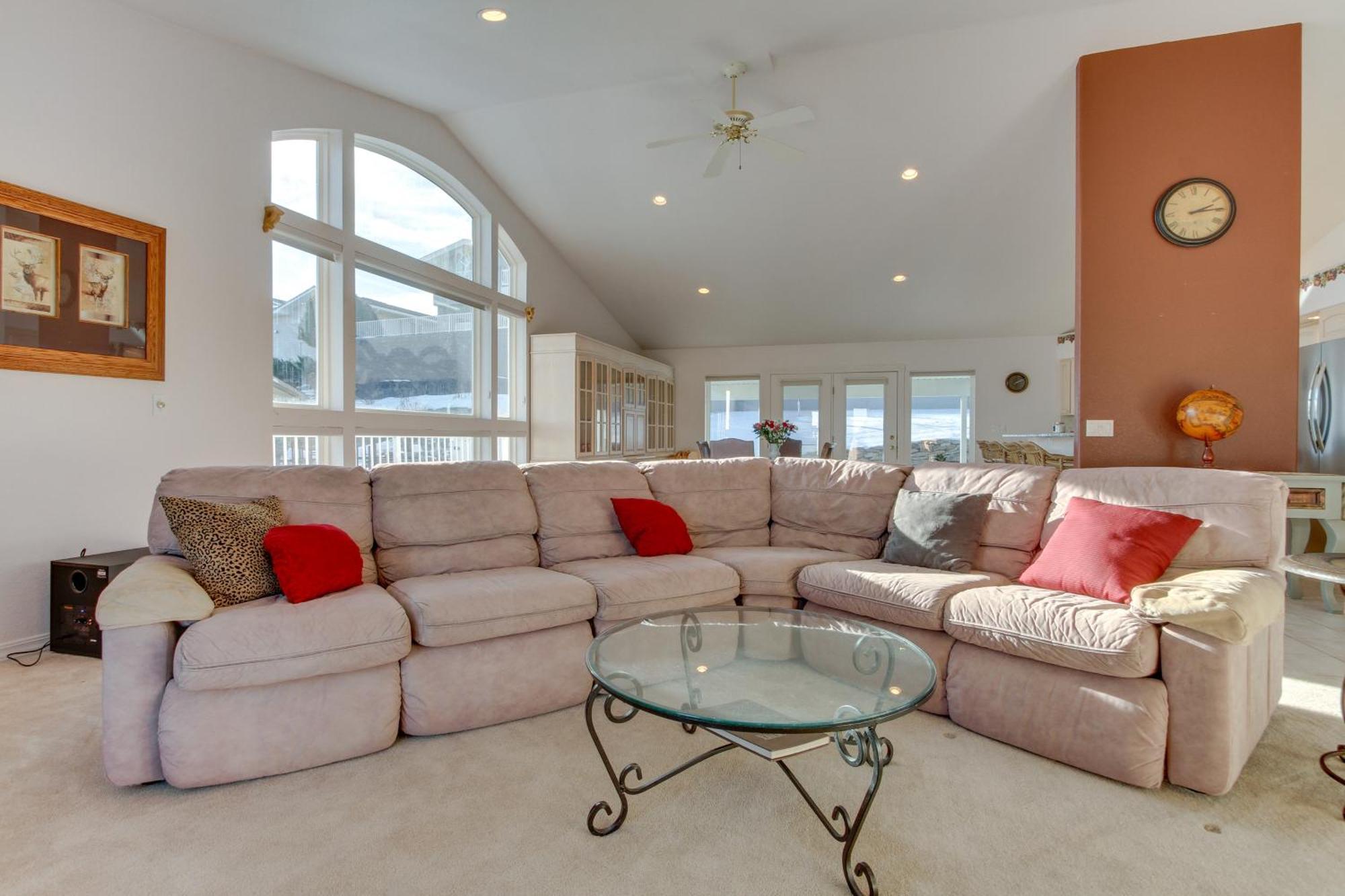 Inviting Great Falls Home With Wraparound Deck! Eksteriør bilde