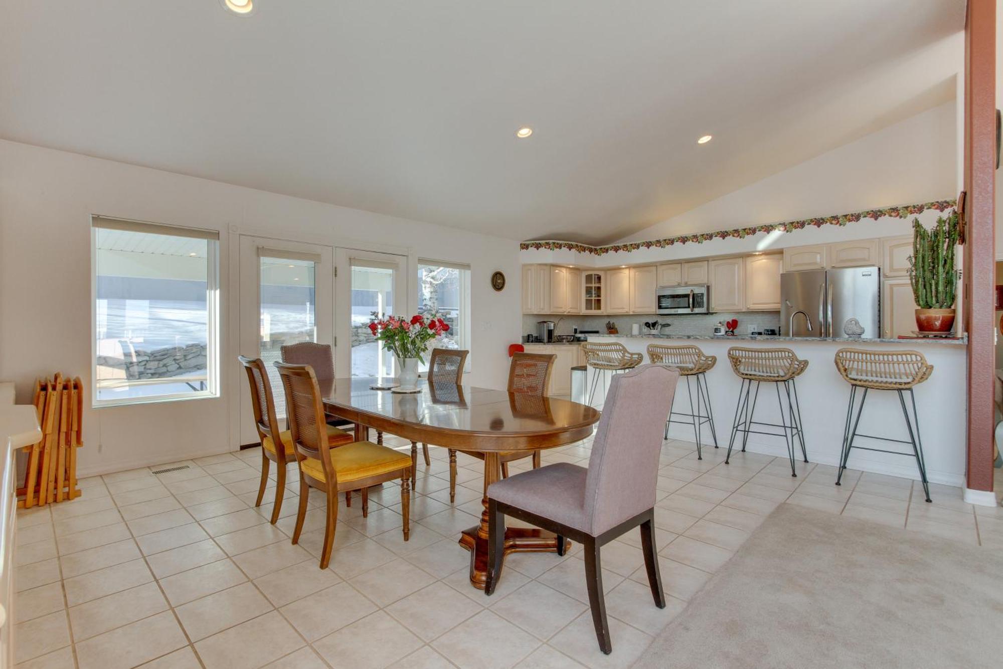 Inviting Great Falls Home With Wraparound Deck! Eksteriør bilde