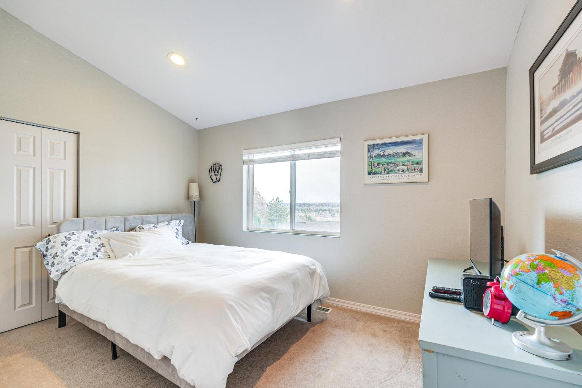Inviting Great Falls Home With Wraparound Deck! Eksteriør bilde