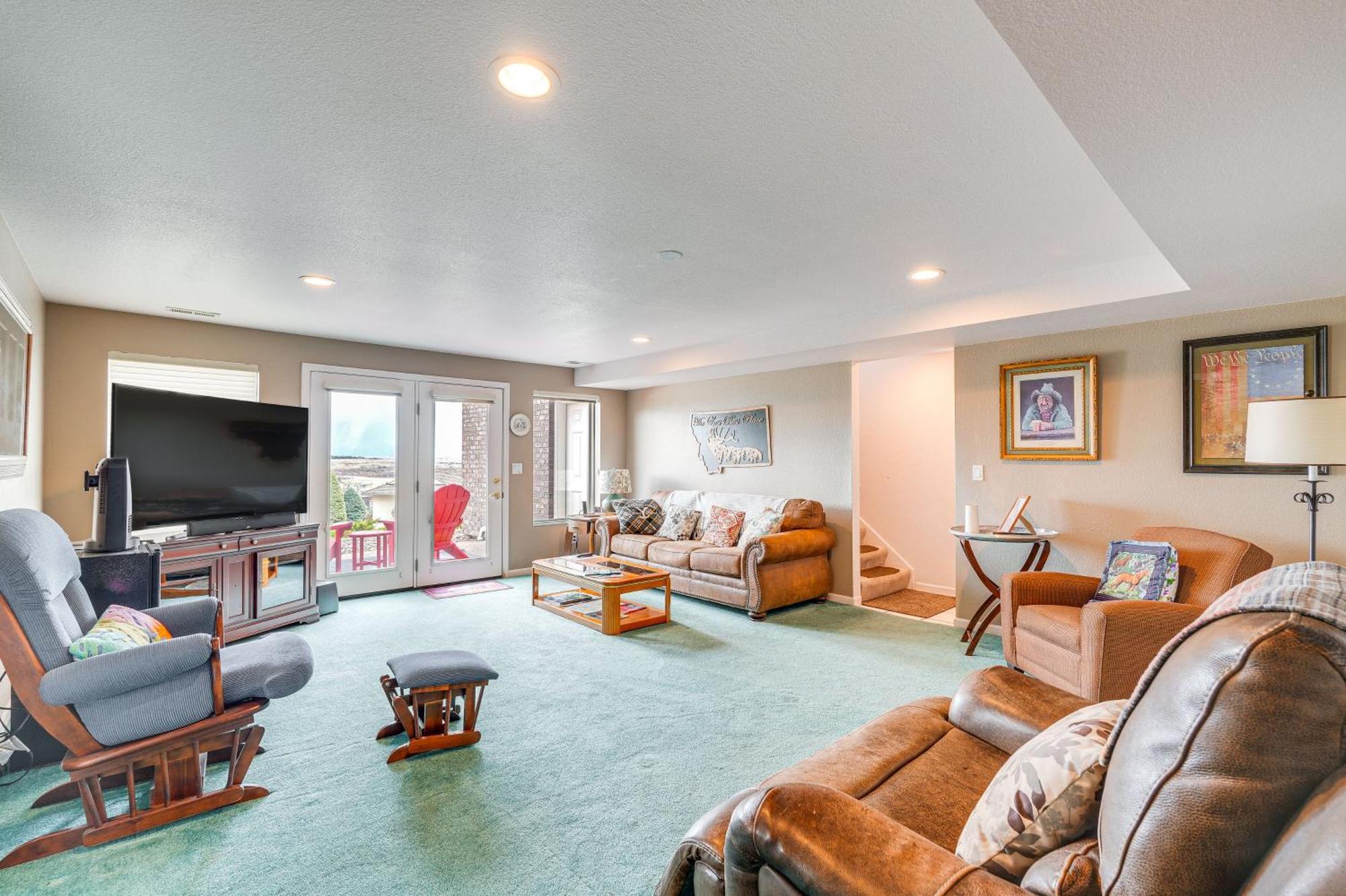 Inviting Great Falls Home With Wraparound Deck! Eksteriør bilde