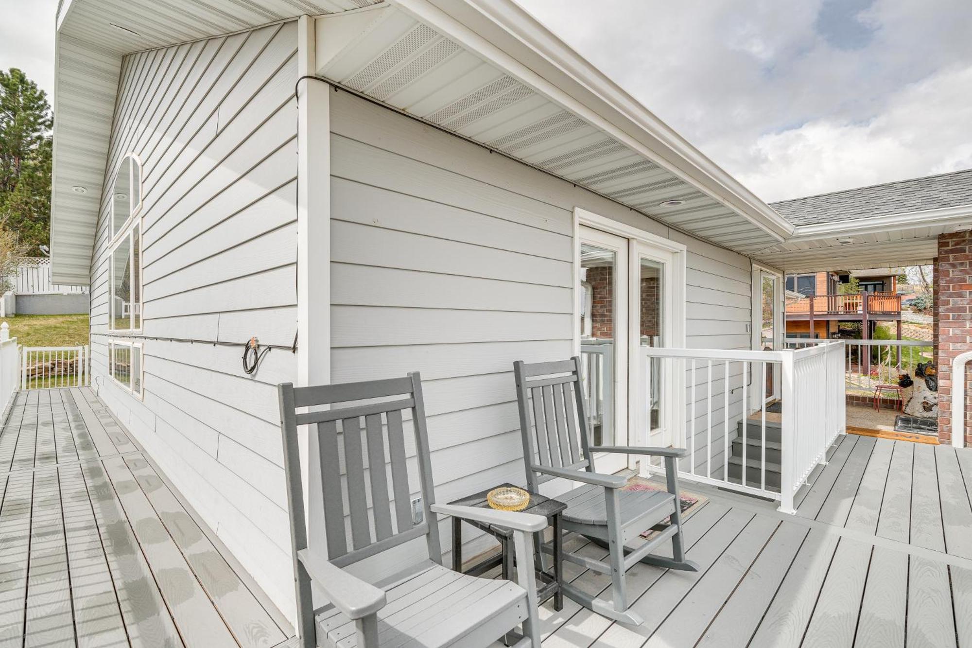 Inviting Great Falls Home With Wraparound Deck! Eksteriør bilde