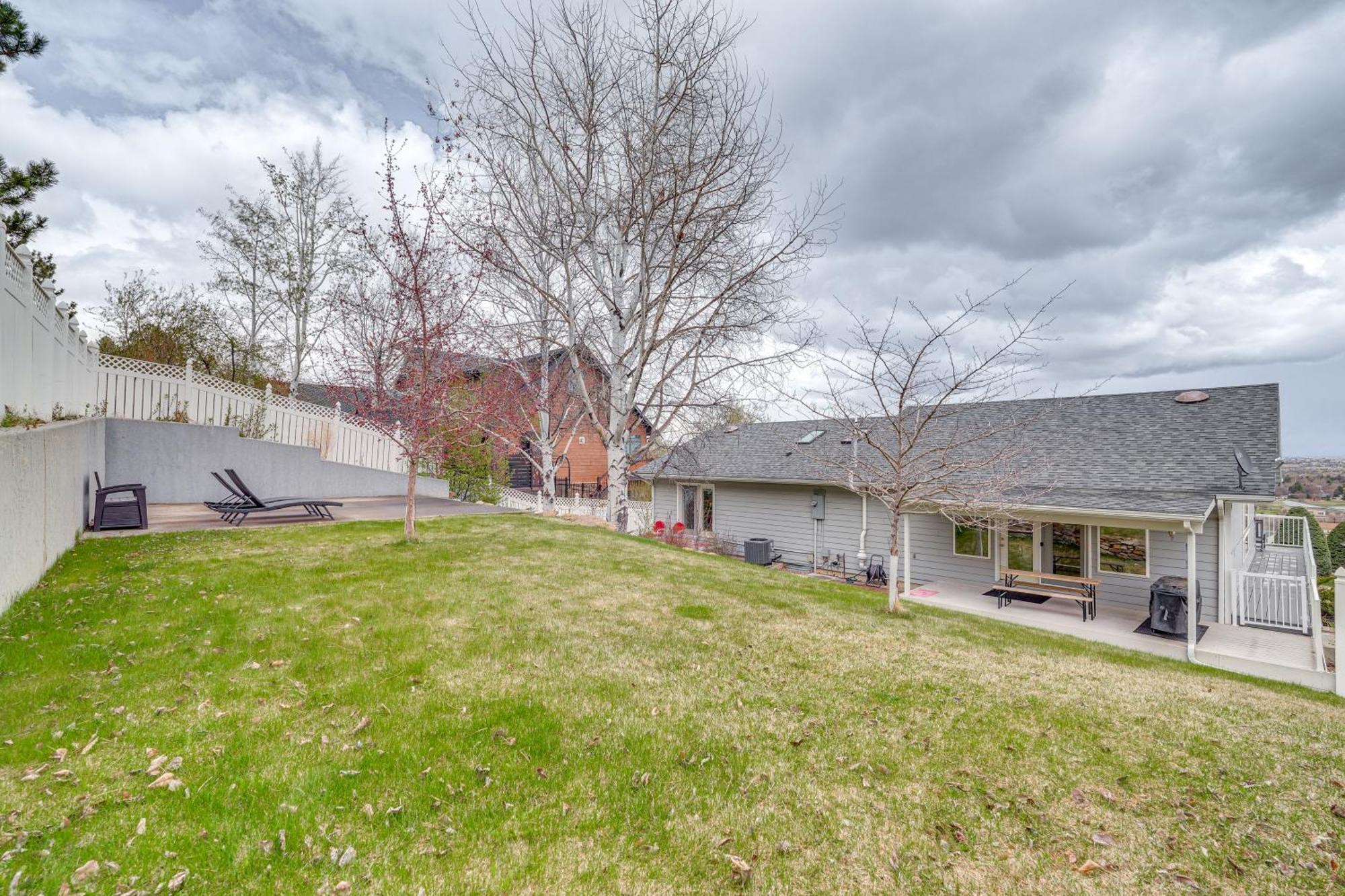 Inviting Great Falls Home With Wraparound Deck! Eksteriør bilde